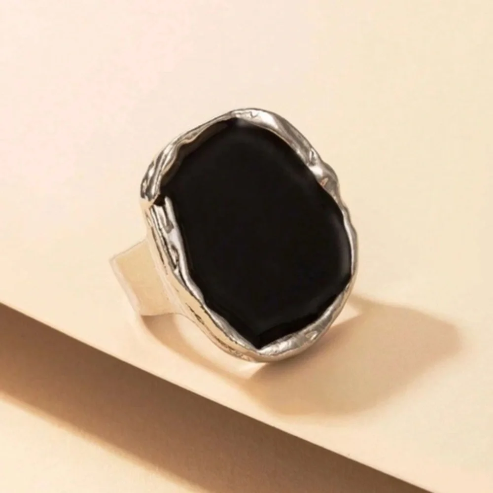 ✨NEW✨Silver and Black Opal Statement Ring